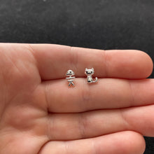 Load image into Gallery viewer, Cat and fish studs
