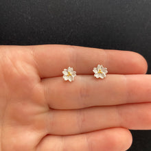 Load image into Gallery viewer, Sakura flower studs

