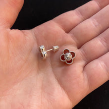 Load image into Gallery viewer, Amber quatrefoil studs
