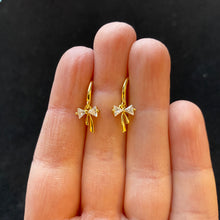 Load image into Gallery viewer, Gold bow hoops
