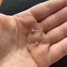 Load image into Gallery viewer, Daisy studs
