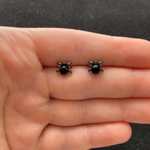 Load image into Gallery viewer, Spider studs
