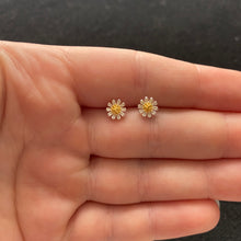 Load image into Gallery viewer, Daisy studs
