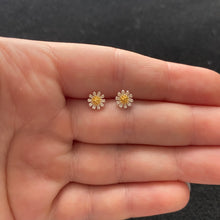 Load image into Gallery viewer, Daisy studs
