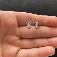 Load image into Gallery viewer, Cat and fish studs
