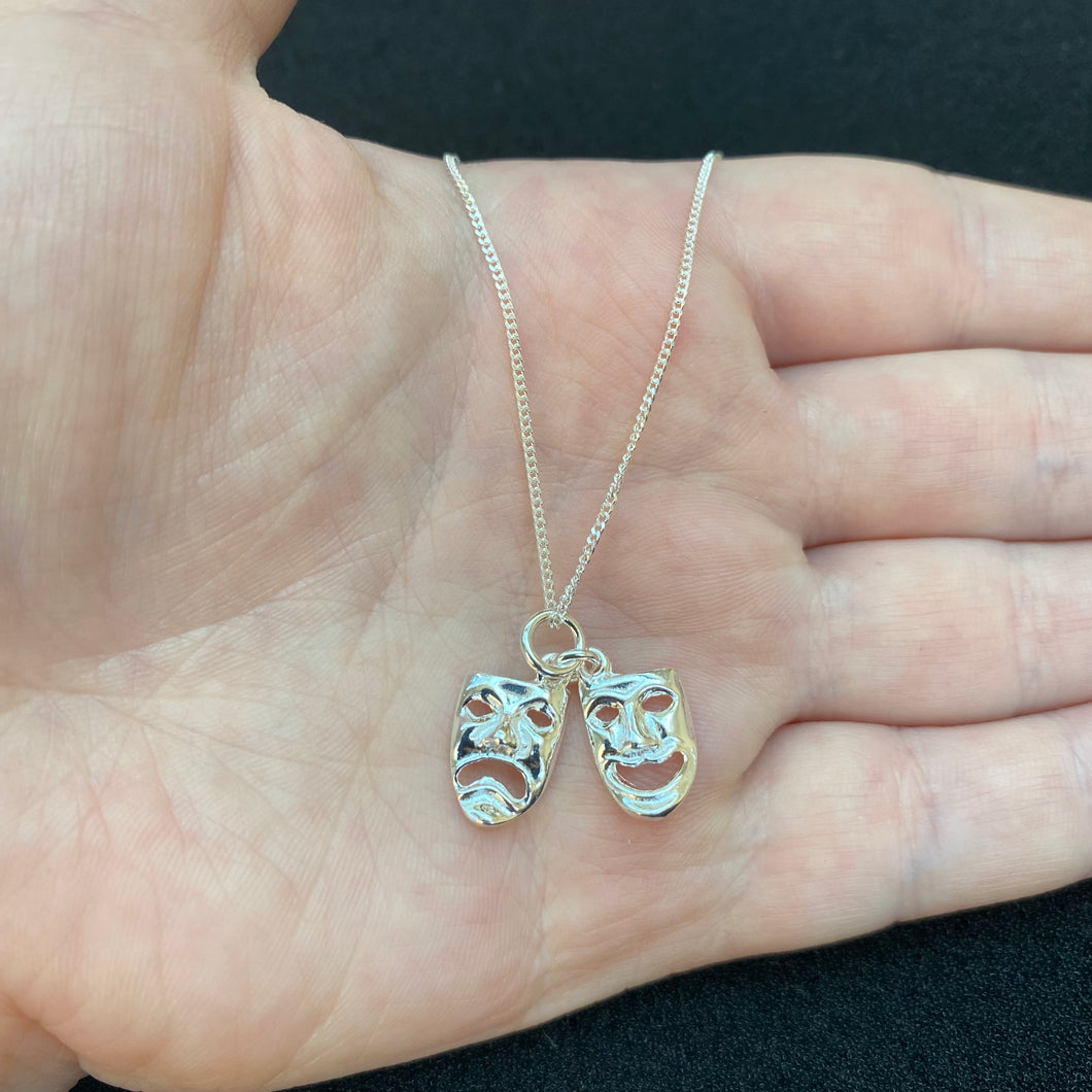 Drama necklace