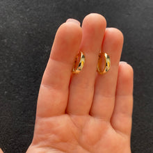Load image into Gallery viewer, Chunky gold hoops
