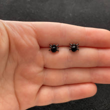 Load image into Gallery viewer, Spider studs
