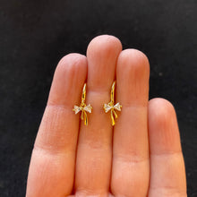 Load image into Gallery viewer, Gold bow hoops
