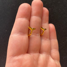 Load image into Gallery viewer, Gold whale tail huggie hoops
