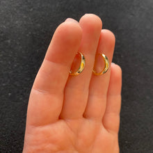 Load image into Gallery viewer, Chunky gold hoops
