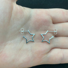 Load image into Gallery viewer, Open star studs
