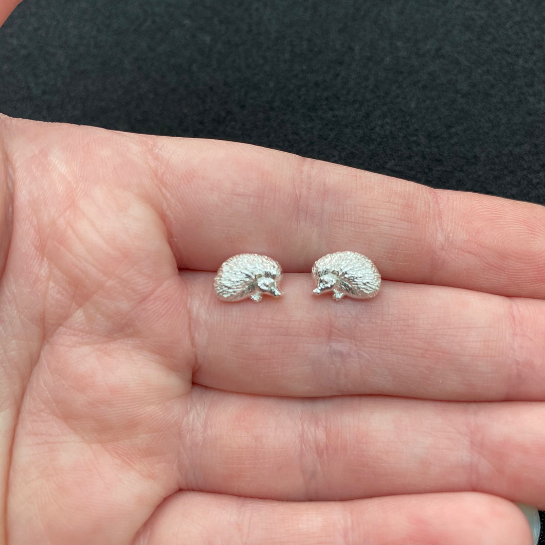 Hedgehog studs