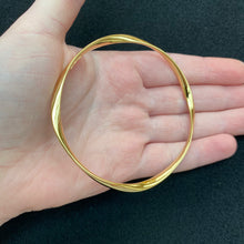Load image into Gallery viewer, Gold twist bangle
