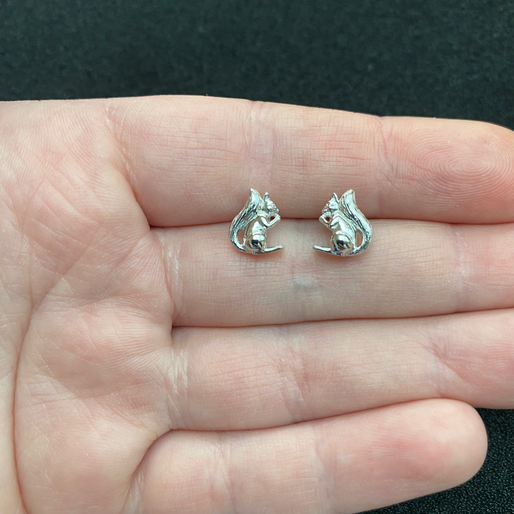 Squirrel studs