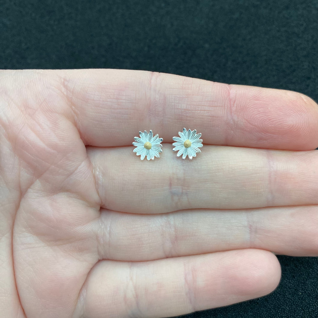 Daisy studs