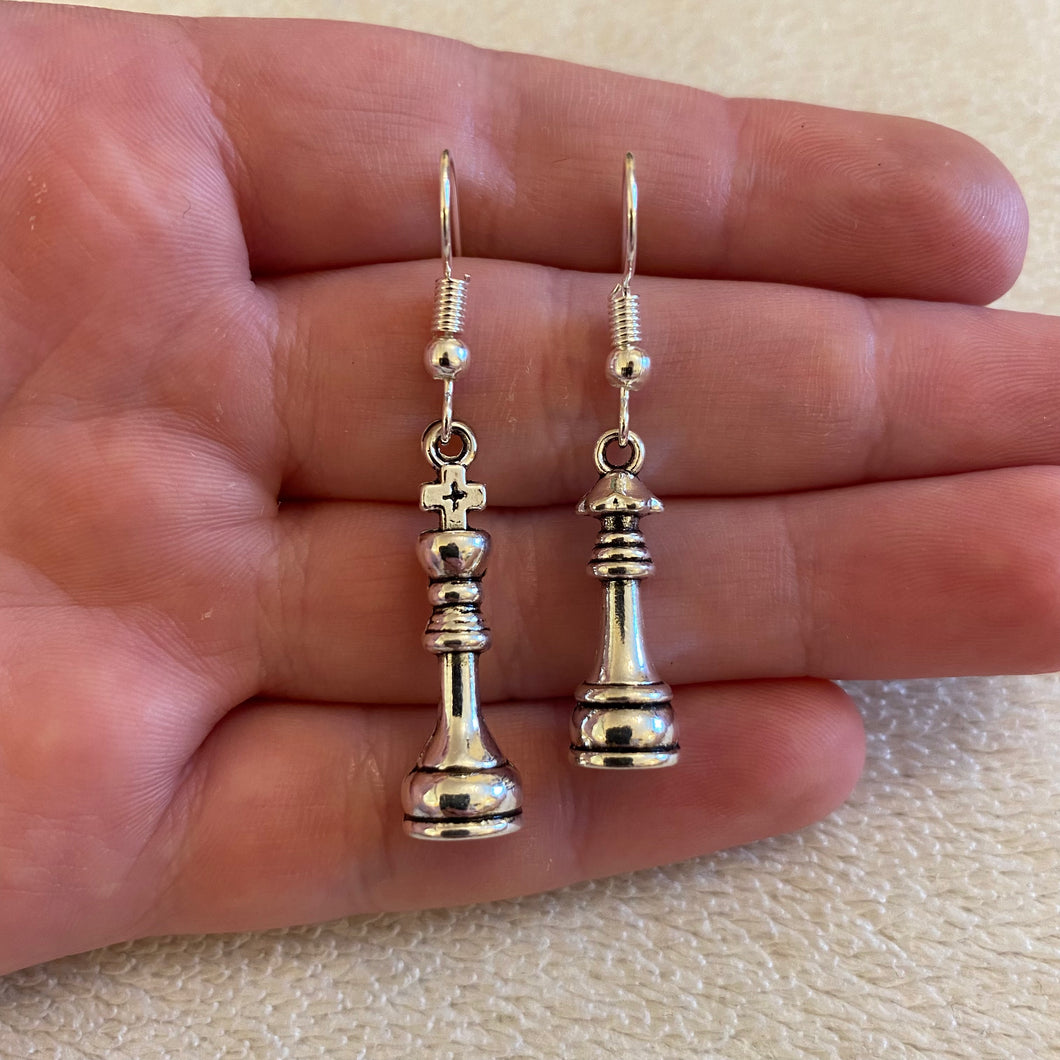 King and queen chess earrings