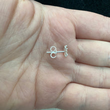 Load image into Gallery viewer, Daisy studs
