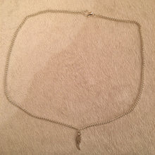 Load image into Gallery viewer, Angel wing necklace
