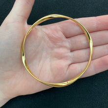 Load image into Gallery viewer, Gold twist bangle

